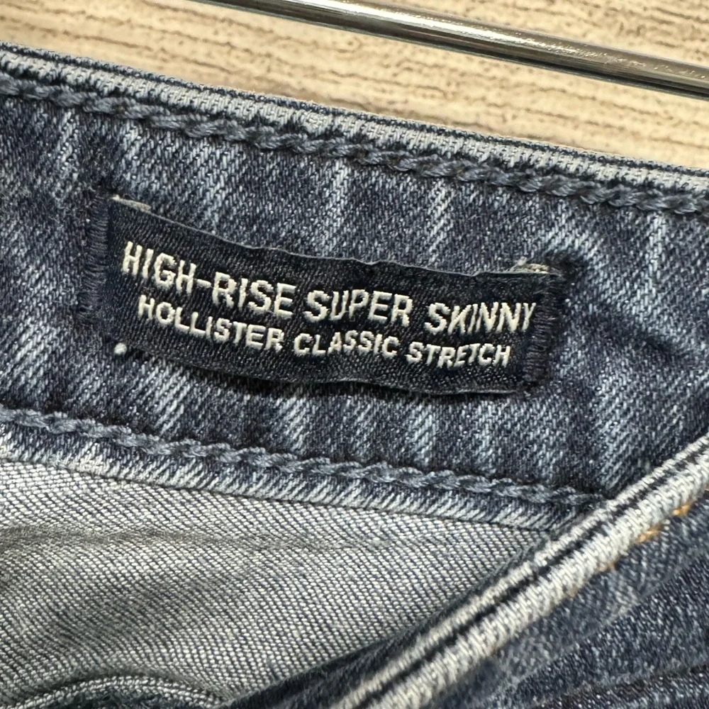 Hollister Jeans - Picture 4 of 5